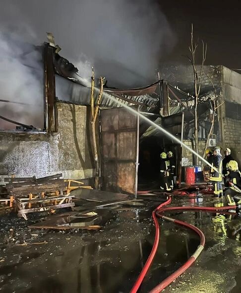Bakıdakı güclü yanğınla bağlı RƏSMİ MƏLUMAT - YENİLƏNİB + FOTO