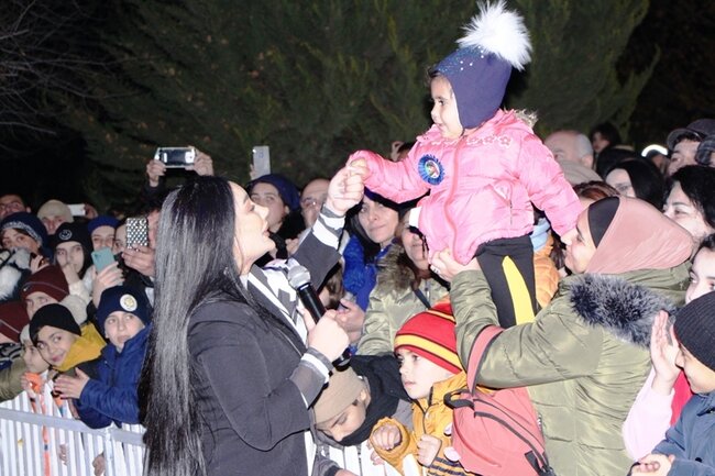 Yevlaxda möhtəşəm bayram konserti