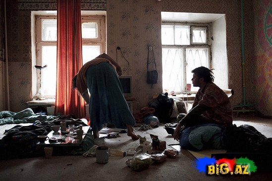 Çılpaq yaşayan ruslar - FOTO