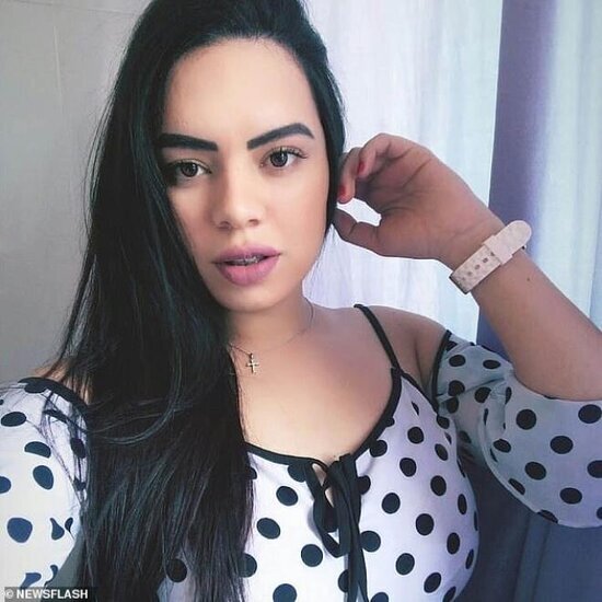 Gənc hovuzda sinəsi göründüyü üçün sevgilisini VƏHŞİCƏSİNƏ ÖLDÜRDÜ - FOTO