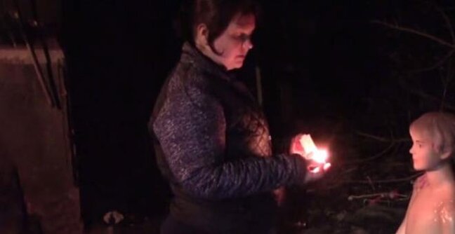 Ərinə xəyanət edən qadın oğlunu yandırdı: Hər şeyi atasına dediyi üçün - FOTOLAR