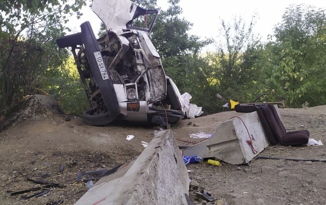 Kənd yasda - 7 qadın dəfn edilir