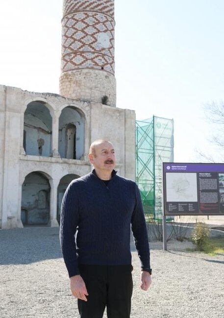 Prezidentlə xanımı Ağdam Cümə məscidində - FOTOLAR