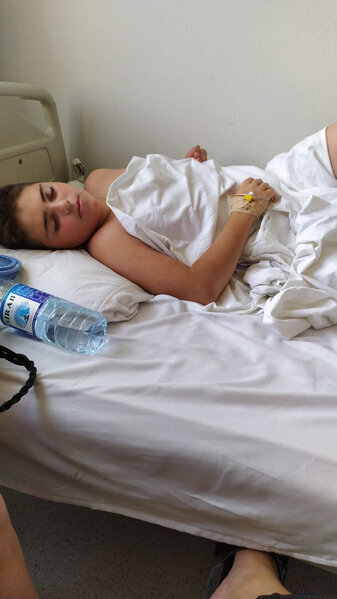 Maşınla azyaşlını vuran sürücü ona 2 manat verərək qaçdı - VİDEO