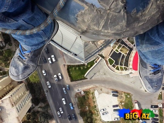 Flame Towersin başına çıxıb selfie çəkdi - FOTO