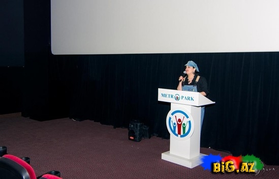 Elza Seyidcahan kinoteatrda - FOTO