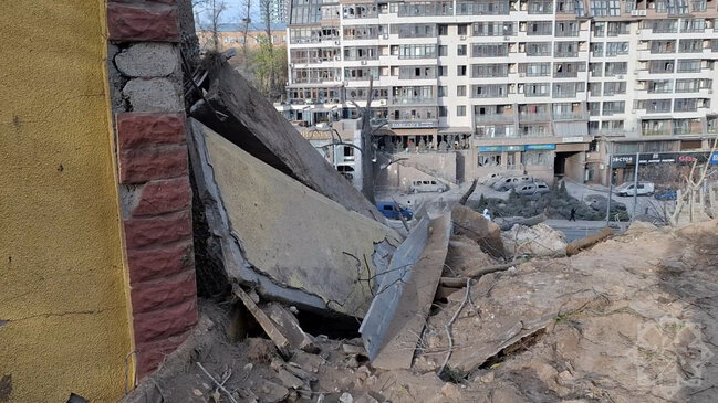 Kiyevə atılan "İskəndər"in qəlpələri səfirliyimizin binasına düşüb - Fotolar-Yenilənib