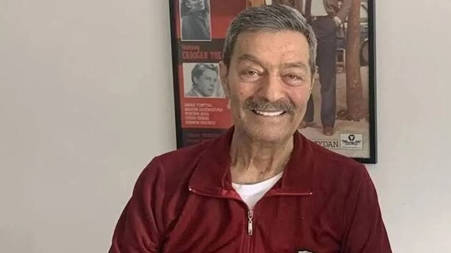 Kadir İnanır vəfat edib