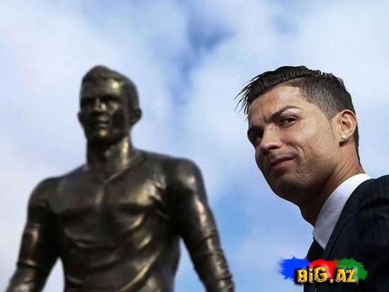 Ronaldonun şərəfinə heykəl qoyuldu - FOTO