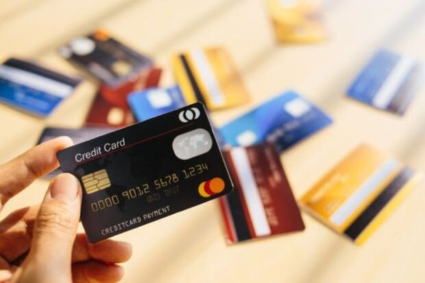 Ödənişi bitməyən kredit kartları: Maliyyəyə yanaşmanın planlaşdırılması vacibliyi