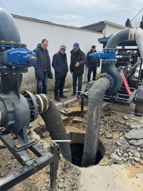 Keşlədə tamamilə sökülən evin - Fotoları