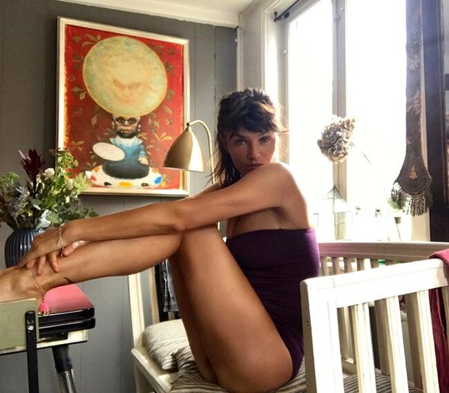 51 yaşında olmağına heç kəs inanmır - FOTOLAR