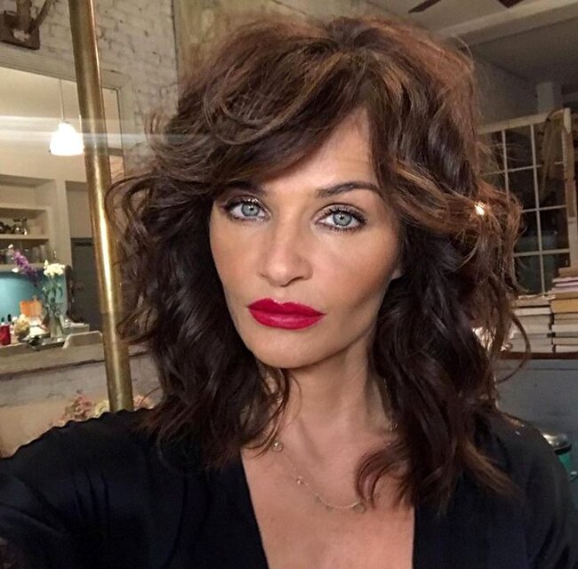 51 yaşında olmağına heç kəs inanmır - FOTOLAR