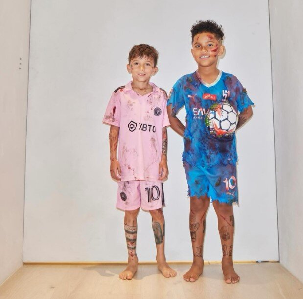 Kardaşyandan növbəti biabırçılıq...Qəzzadakı uşaqlarla belə məzələndi - FOTOLAR