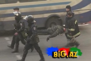 Ukraynada Avromaydan tərəfdarlarının başını kəsiblər - ŞOK-VİDEO-18+