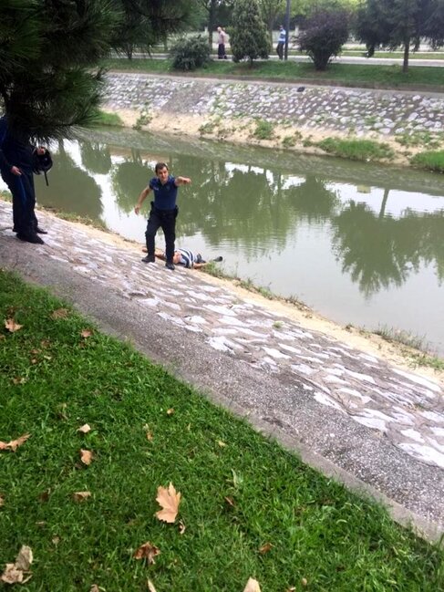 Qızına söz atan adamı kişi görün nə hala saldı - FOTOLAR