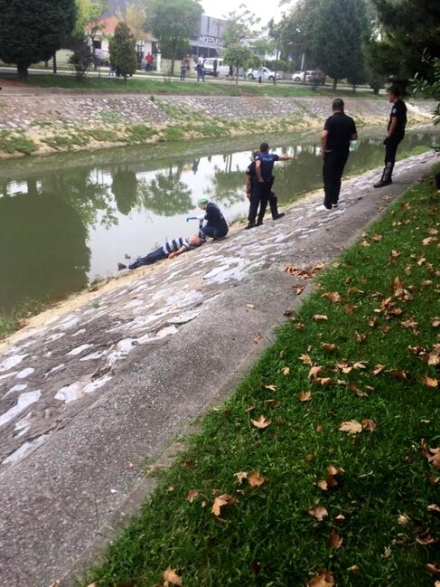 Qızına söz atan adamı kişi görün nə hala saldı - FOTOLAR