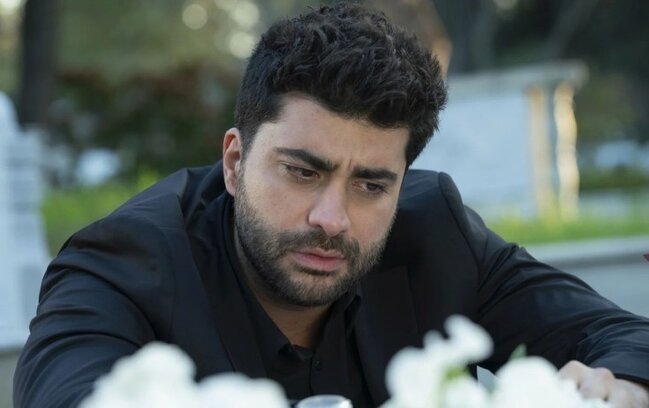 "Kızılcık şerbeti"ndən çıxarıldı