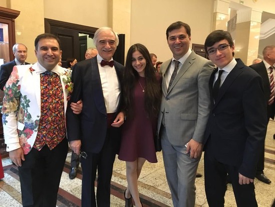 Polad Bülbüloğlunun xanımı və övladları - FOTOLAR