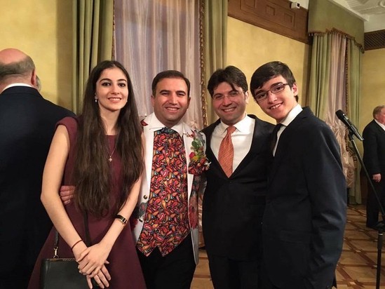 Polad Bülbüloğlunun xanımı və övladları - FOTOLAR