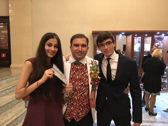 Polad Bülbüloğlunun xanımı və övladları - FOTOLAR