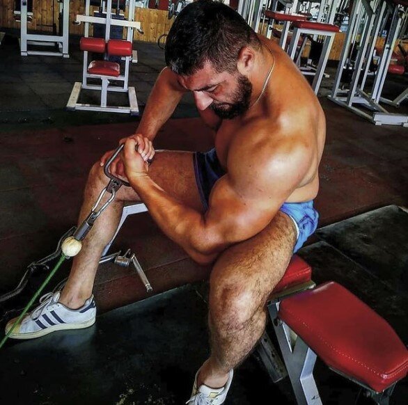 Klubda müştərini döyərək öldürən şəxs məşhurların mühafizəçisi imiş - FOTO