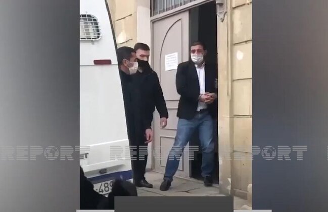 Ata Abdullayevin qolları qandallı görüntüləri YAYILDI - VİDEO