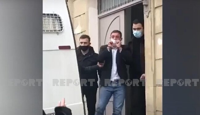 Ata Abdullayevin qolları qandallı görüntüləri YAYILDI - VİDEO