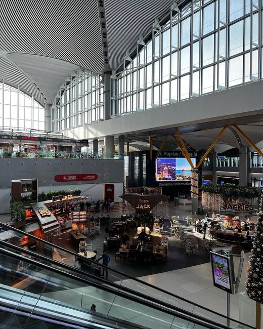 Safurə ailəsiylə Bakıya gəldi - FOTOLAR