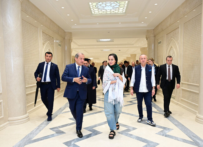 Leyla Əliyeva İmam əl-Buxarinin memorial kompleksində - Fotolar