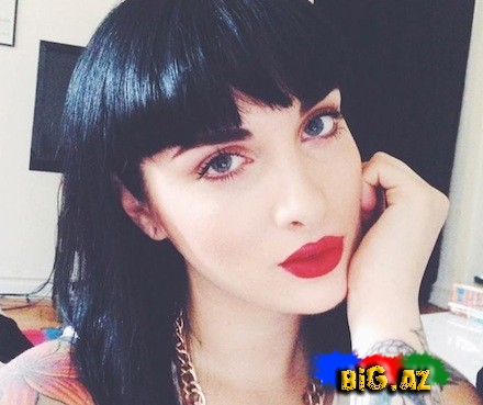 Yüz minlərlə kişi bu qadınla tanış olmaq istəyir - FOTO