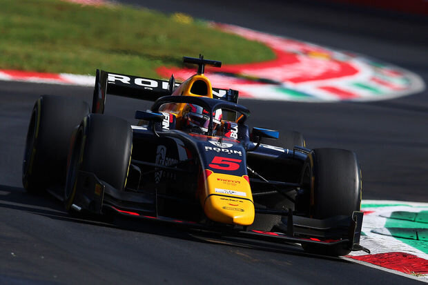 Mövsümün son "Formula 1" yarışını Ferstappen qazandı