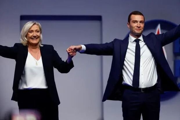Fransa millətçilərinin lideri dəyişdi: Le Peni 27 yaşlı gənc əvəz etdi
