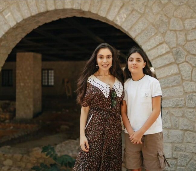 Leyla Əliyeva qızı ilə foto yayımladı