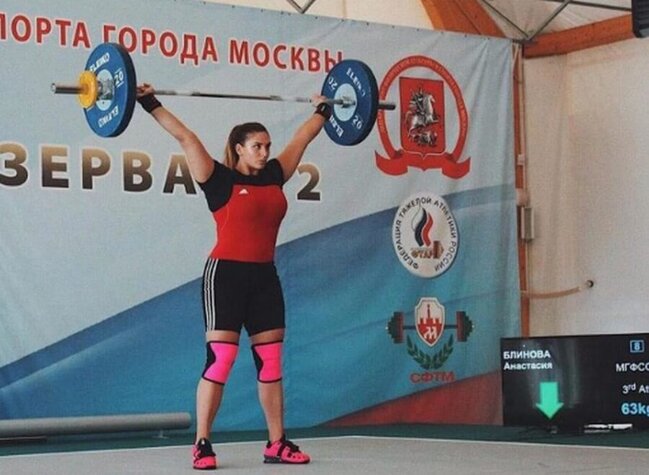 11-ci sinif şagirdi olan BU QIZIN çiyinləri Şvartseneggeri xatırladır - FOTO