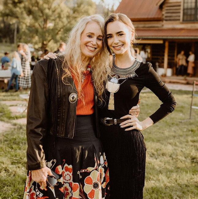 Məşhurların anaları ilə FOTOLARI