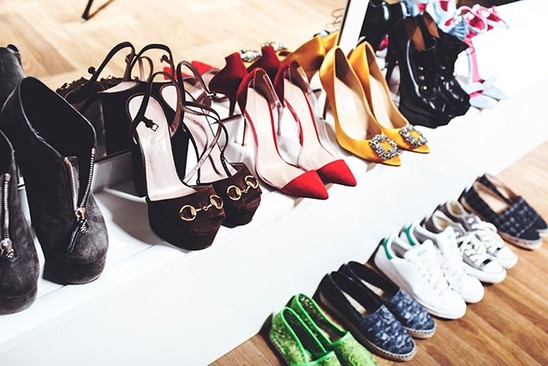 Azərbaycanlı məmurun qızı qarderobunu nümayiş etdirdi - FOTOLAR