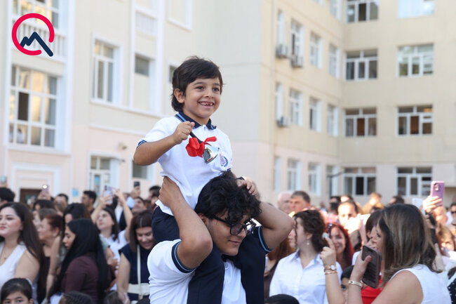 Yeməyi sevən aşpaz olmaq istəyir, dişi ağrıyan isə diş həkimi... - Video - Fotolar