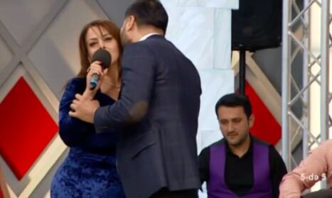 Azərbaycanlı aktrisa efirdə sponsorundan danışdı: Qaçır əlimdən - FOTO