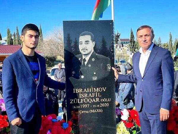 Mənsum İbrahimovun qardaşının maşını aşdı - Ölən var