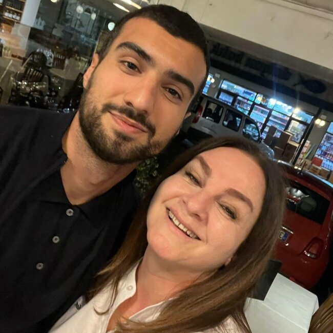 Mahir Emreli bacısı ilə aktrisanın qonağı oldu (FOTO)