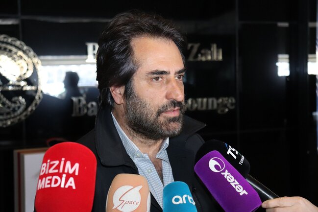 Mahsun Kırmızıgül Bakıda sualları cavablandırdı - FOTO-VİDEO