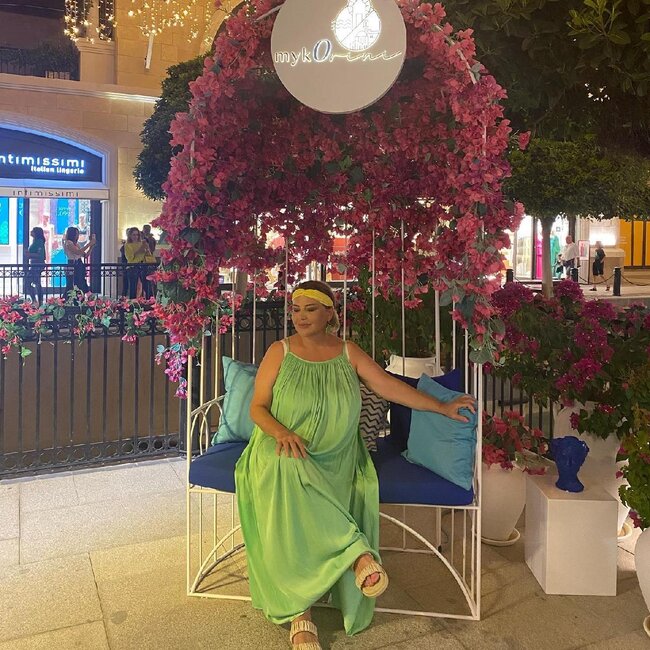 Mətanət İsgəndərli istirahət üçün qızının yanına gedib - FOTOLAR