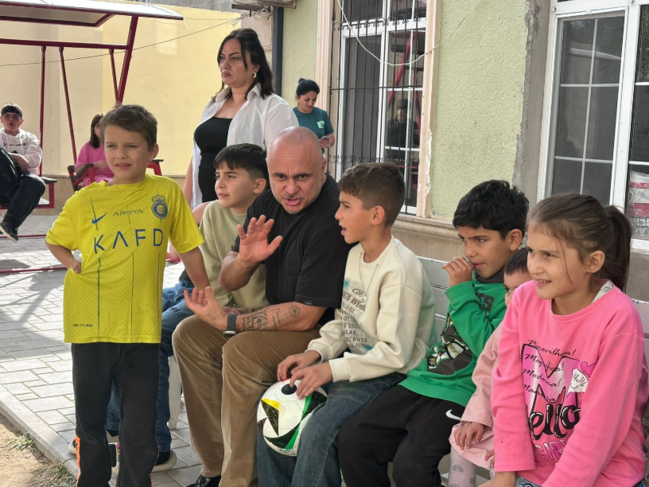 Miri Yusif doğum gününü kimsəsiz uşaqlarla keçirdi - FOTOLAR