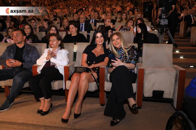 Mətanət İsgəndərlinin qızı belə görüntüləndi - Fotolar