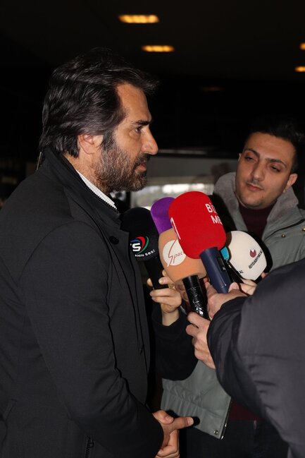 Mahsun Kırmızıgül Bakıda sualları cavablandırdı - FOTO-VİDEO