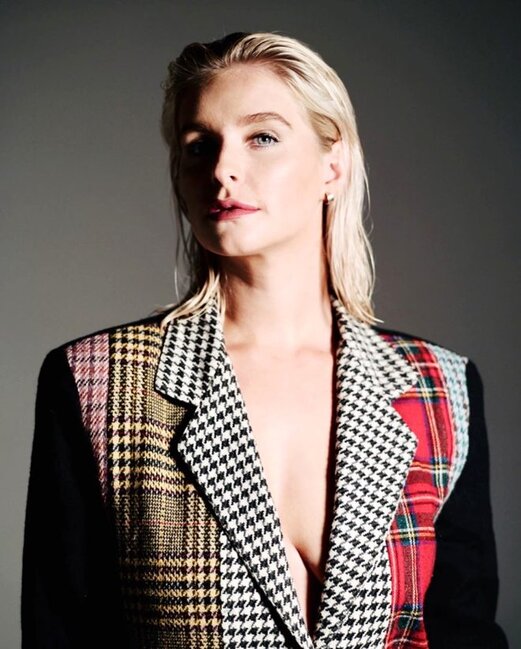 Keçmiş modelin çılpaq şəkilləri BAŞINA BƏLA OLDU - FOTOLAR