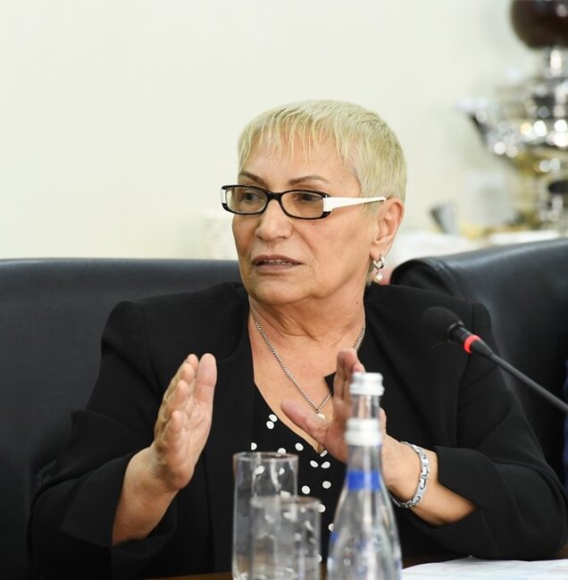 "Get, hara istəyirsən şikayət et!" - Hüquq müdafiəçisi "AZZA"dan narazı qaldı