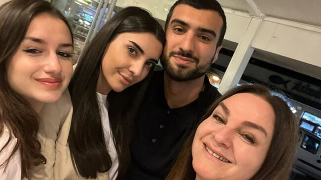 Mahir Emreli bacısı ilə aktrisanın qonağı oldu (FOTO)