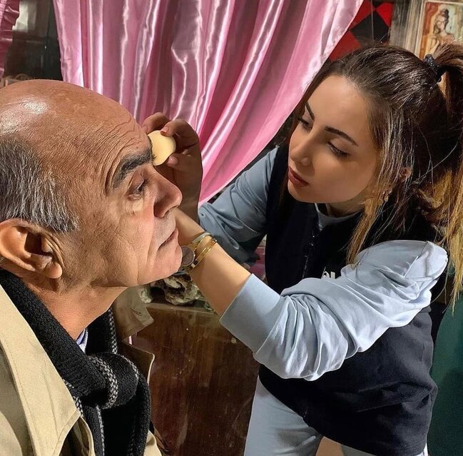 Tanınmış aktyorlar maaşlarını ala bilmir